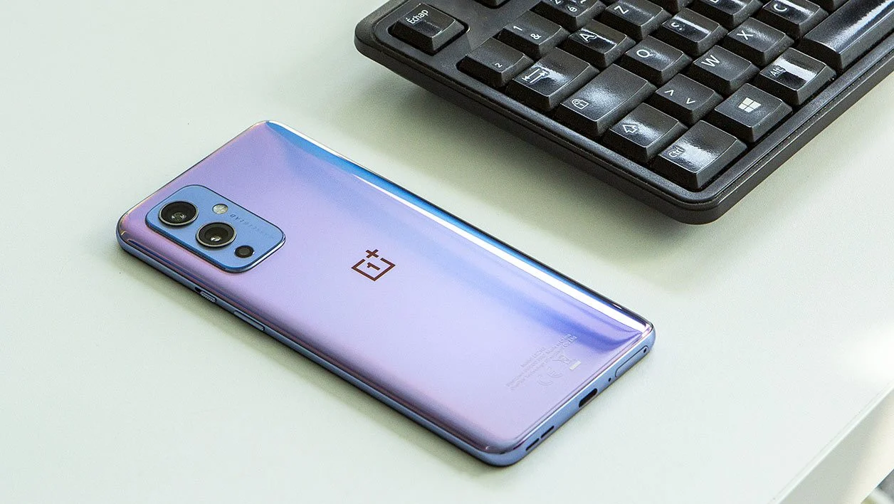 OnePlus 9 对比 Blackview Hero 10