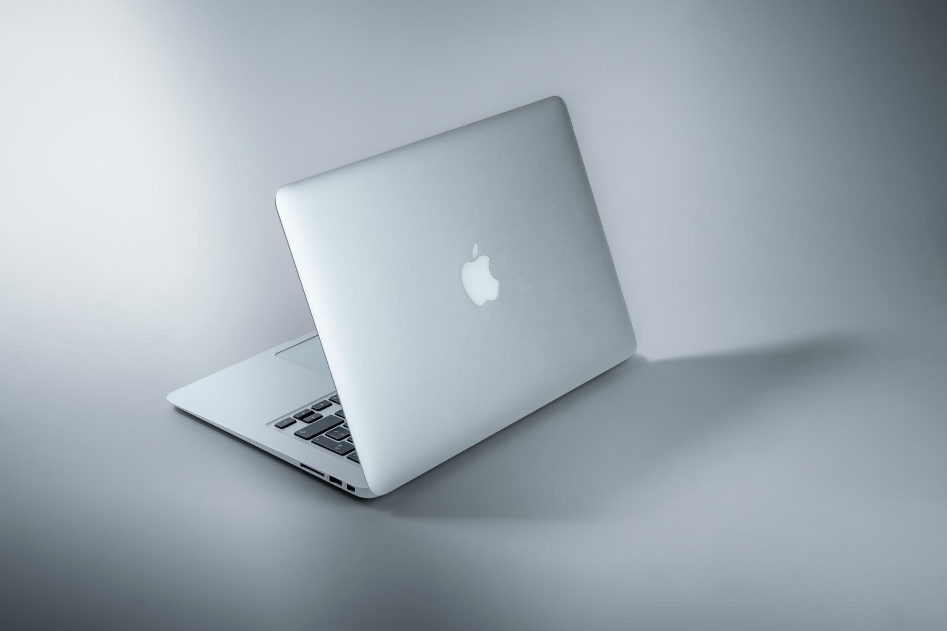 销售：MacBook Air 在这个著名的电子商务网站上售价疯狂！