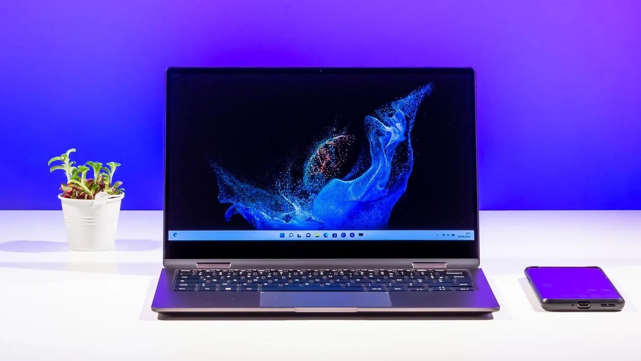 三星 Galaxy Book 2 360 與微軟 Surface Pro 9