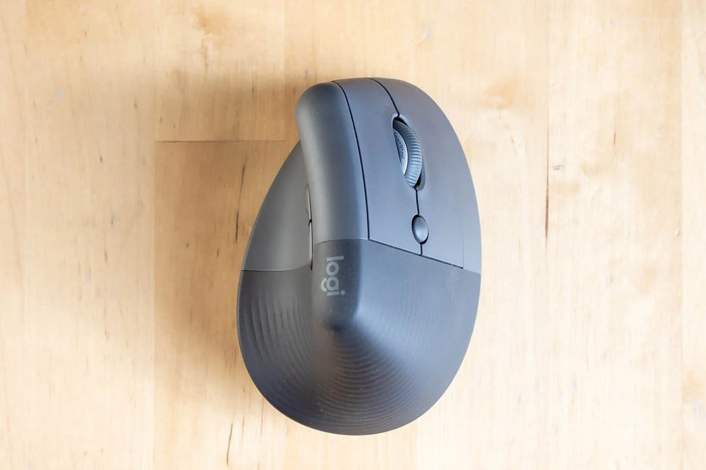 Logitech Lift 與 Microsoft Pro IntelliMouse 特別版