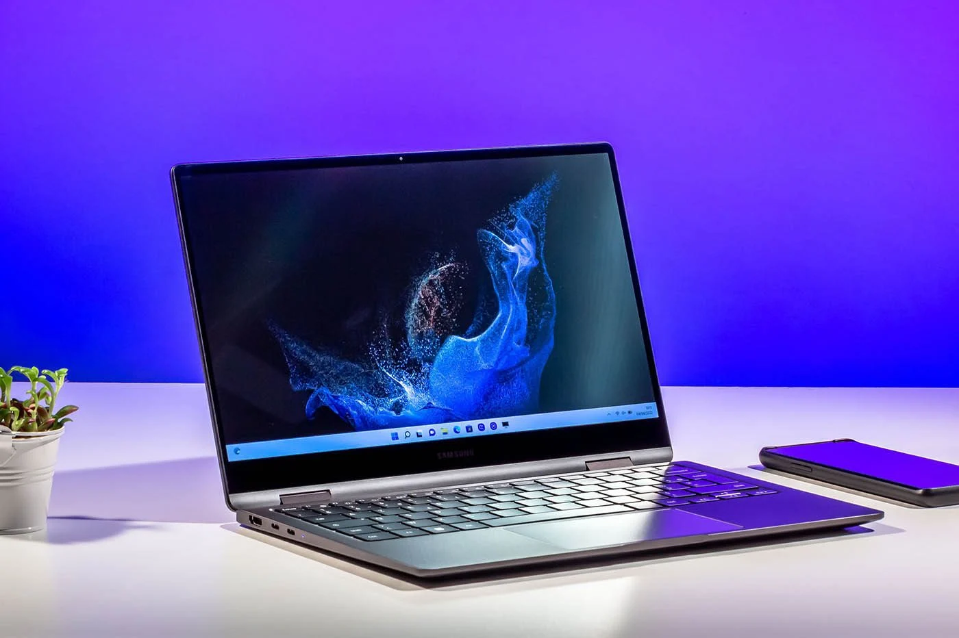 三星 Galaxy Book 2 360 测试：优雅耐用的超便携笔记本……陷入 16:9 的困境