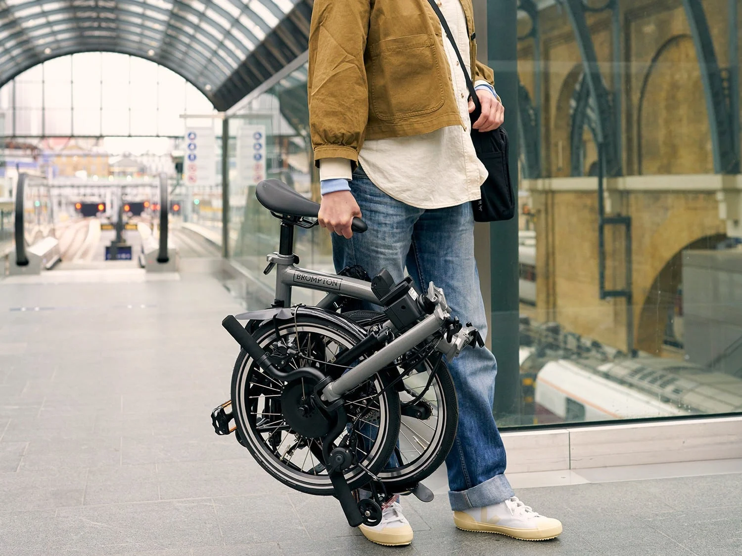 Brompton P Line Electric：折叠自行车之王不想改变其配方