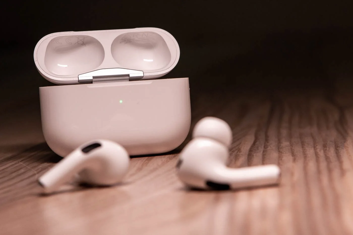 AirPods：Apple 设计了一款受 iPod 启发的保护壳