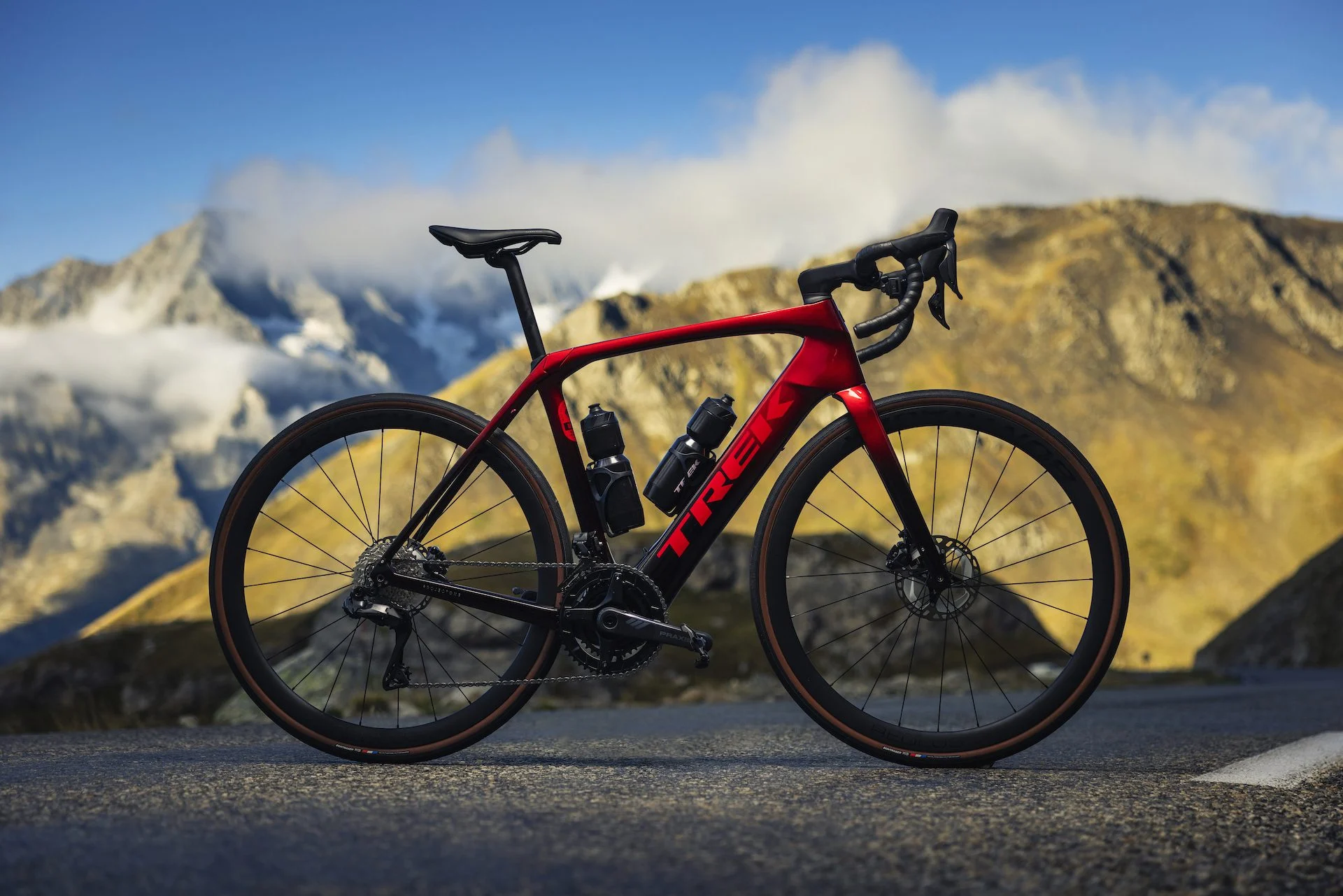 Trek Domane+：每公斤售價 1,000 歐元的電動賽車