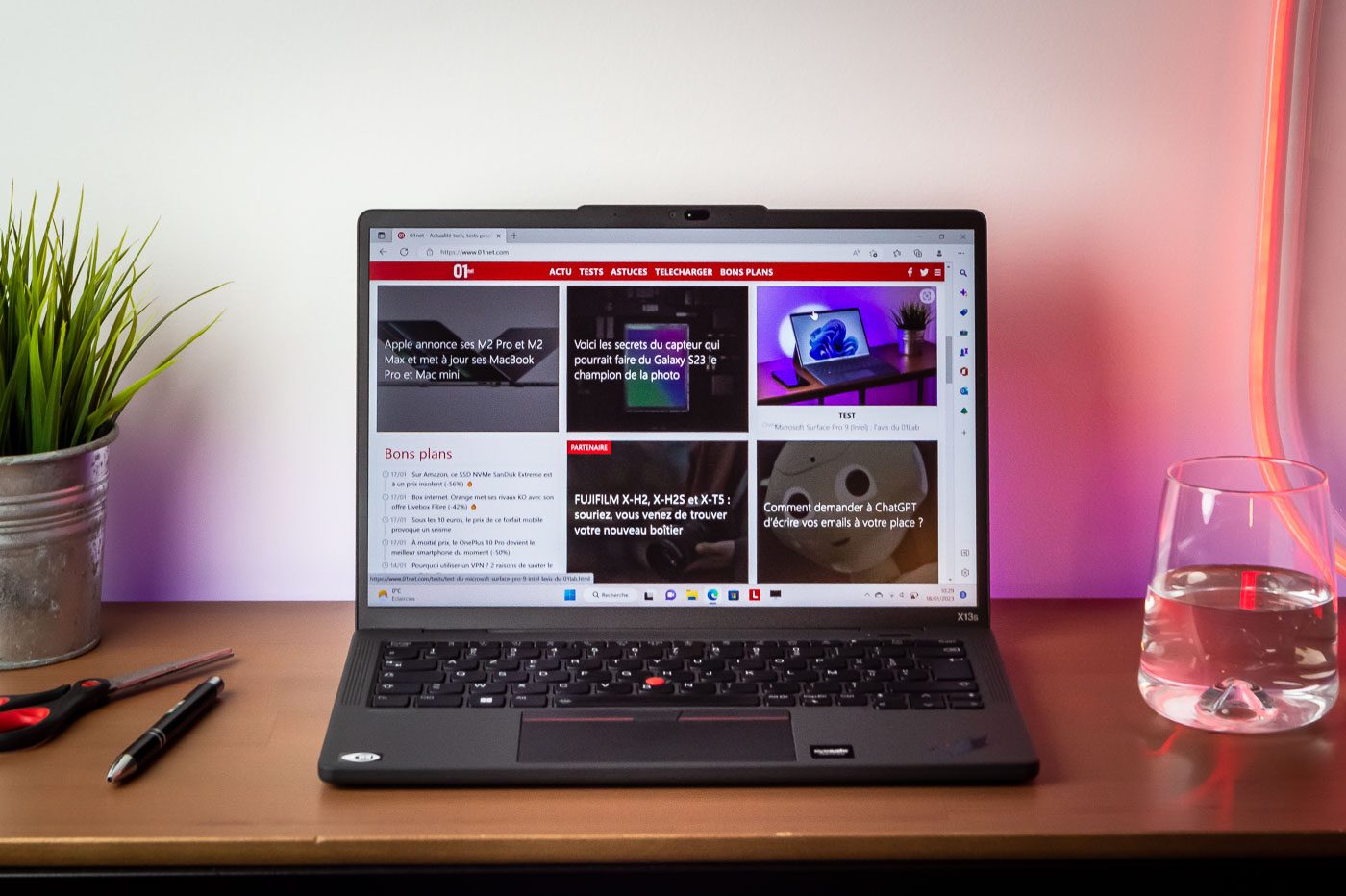 Lenovo ThinkPad X13s Gen 1 กับ Apple MacBook Pro 14 นิ้ว 2023 M2 Max