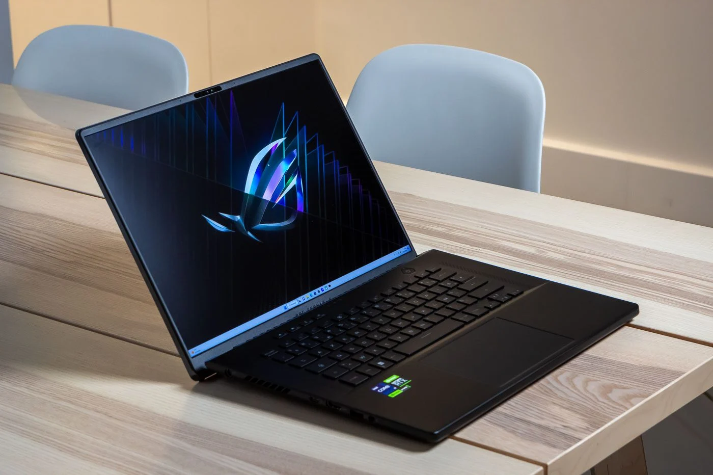 华硕 ROG Zephyrus M16 评测，这就是 2023 年全能的样子