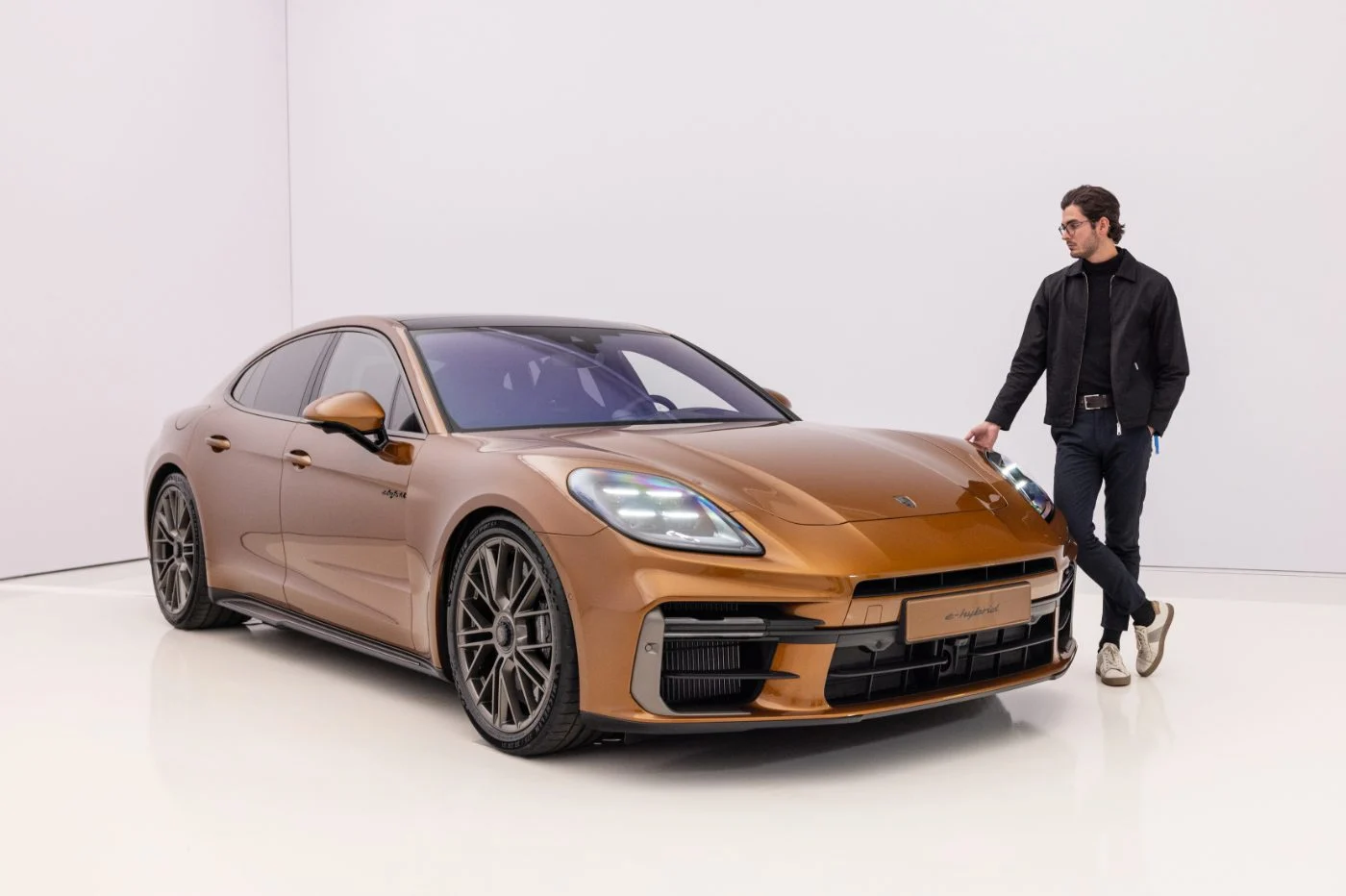 全新 2024 年保時捷 Panamera 的 3 項新功能（比以往更有電動）