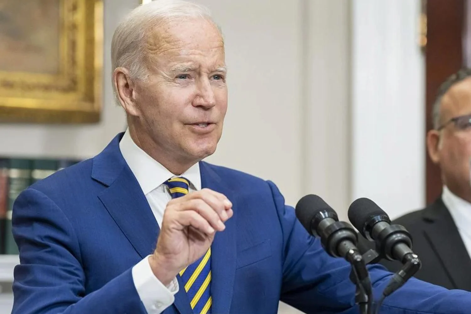 Joe Biden พยายามหยุดการขายข้อมูลส่วนบุคคลของชาวอเมริกัน... ให้กับชาวรัสเซียและชาวจีน