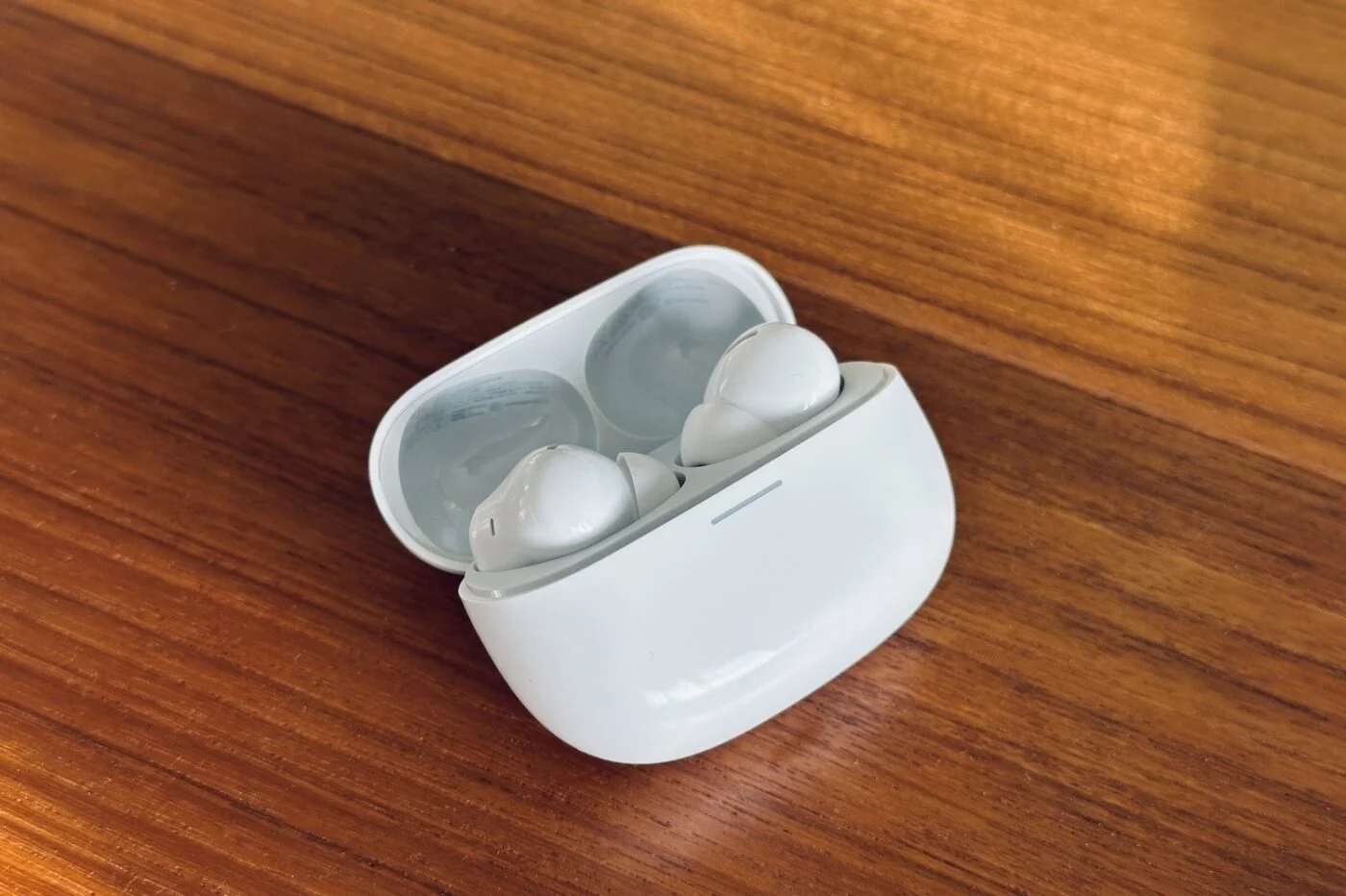 小米 Redmi Buds 5 Pro 與 Google Pixel Buds Pro