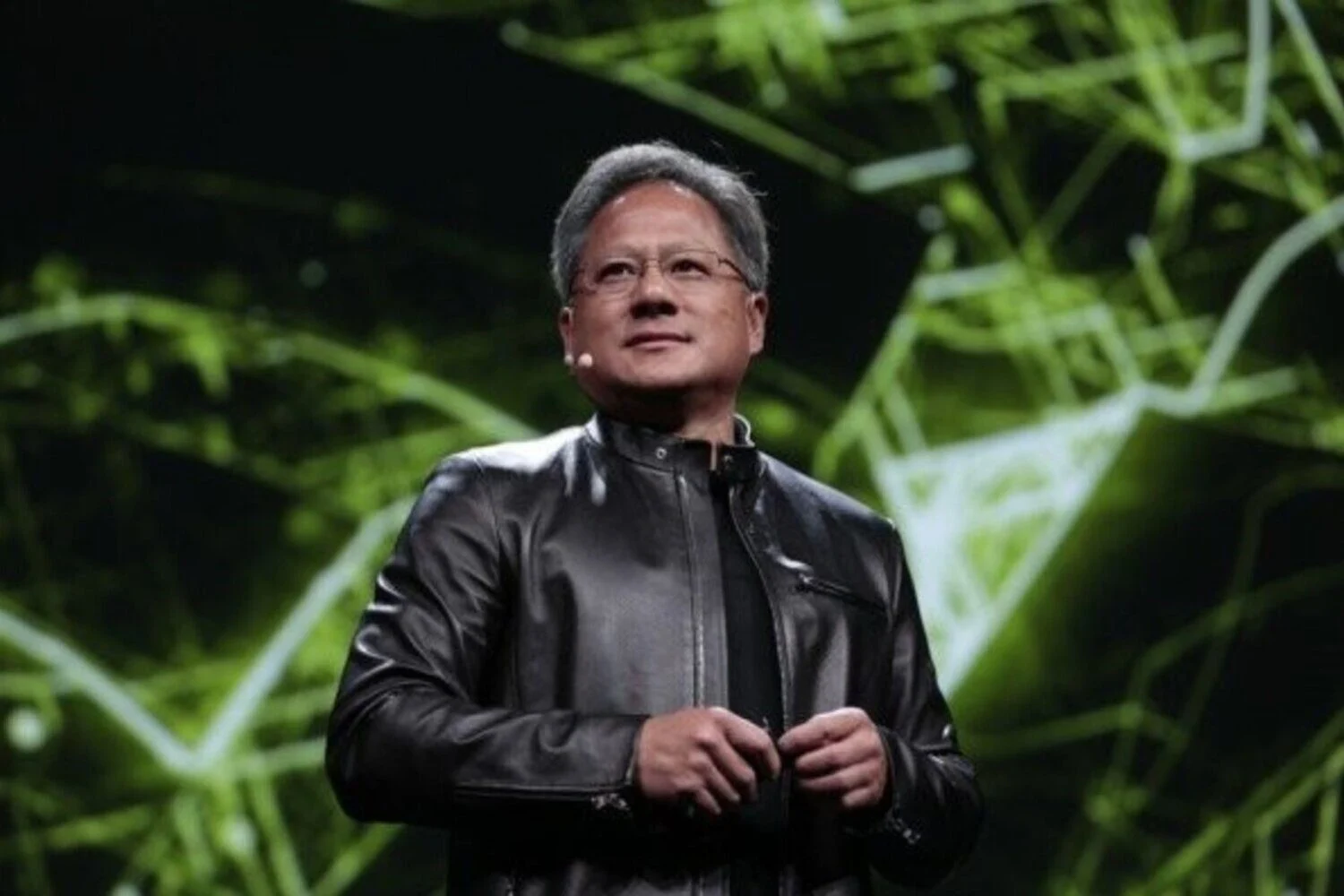 NVIDIA CEO：别再学编程了，没用