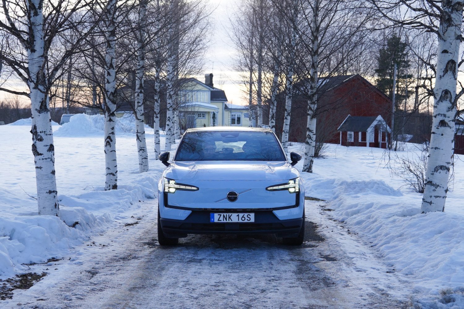 Volvo แซงหน้ายอดขาย Tesla และ Model Y