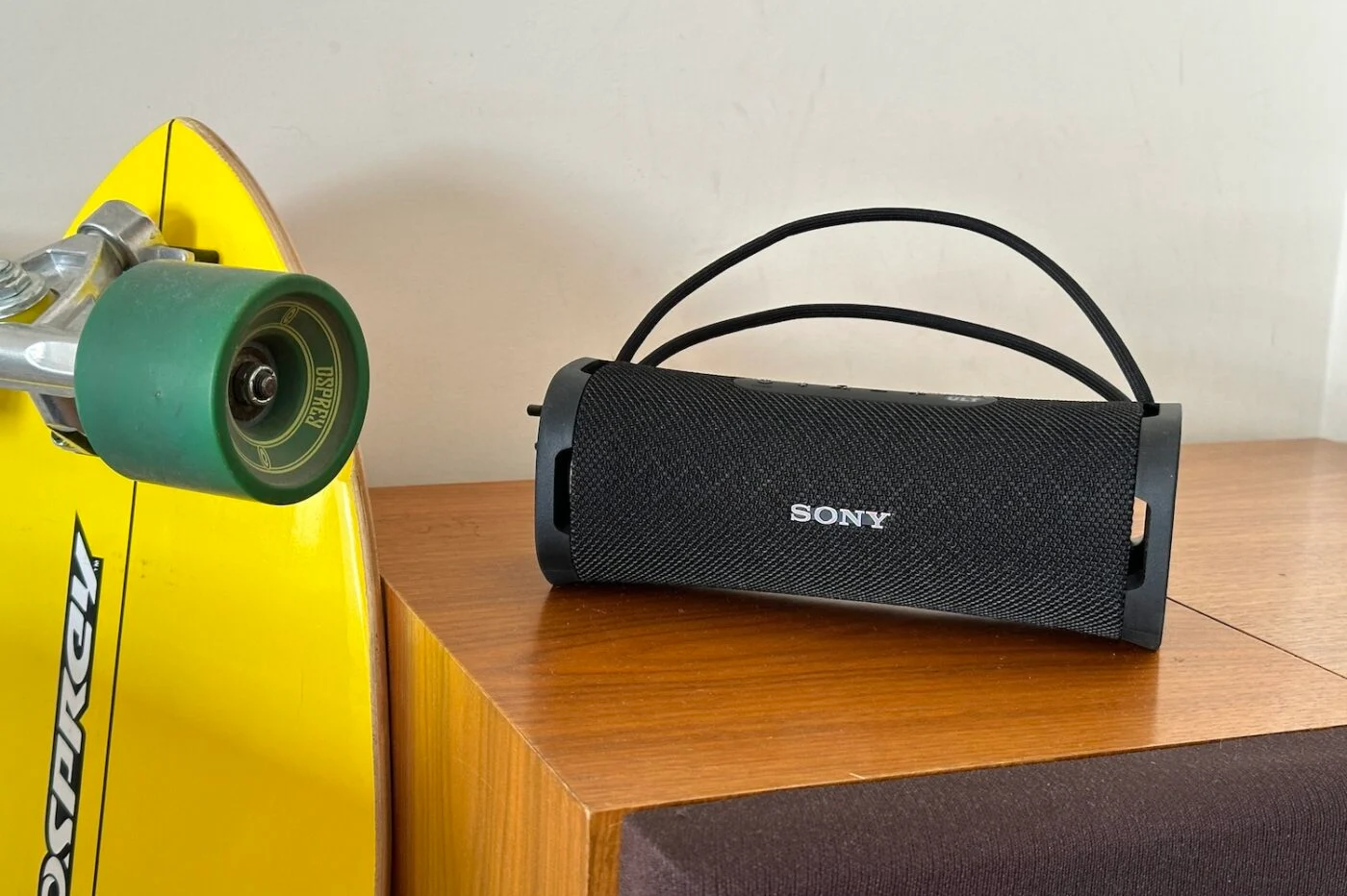 Sony ULT Field 1 พร้อม Bose SoundLink Flex