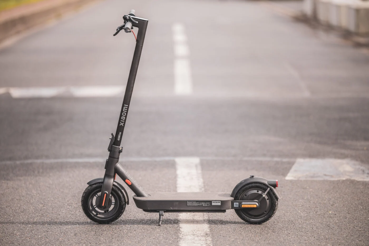 Xiaomi Electric Scooter 4 Pro (รุ่นที่ 2) กับ Xiaomi Mi Scooter 3