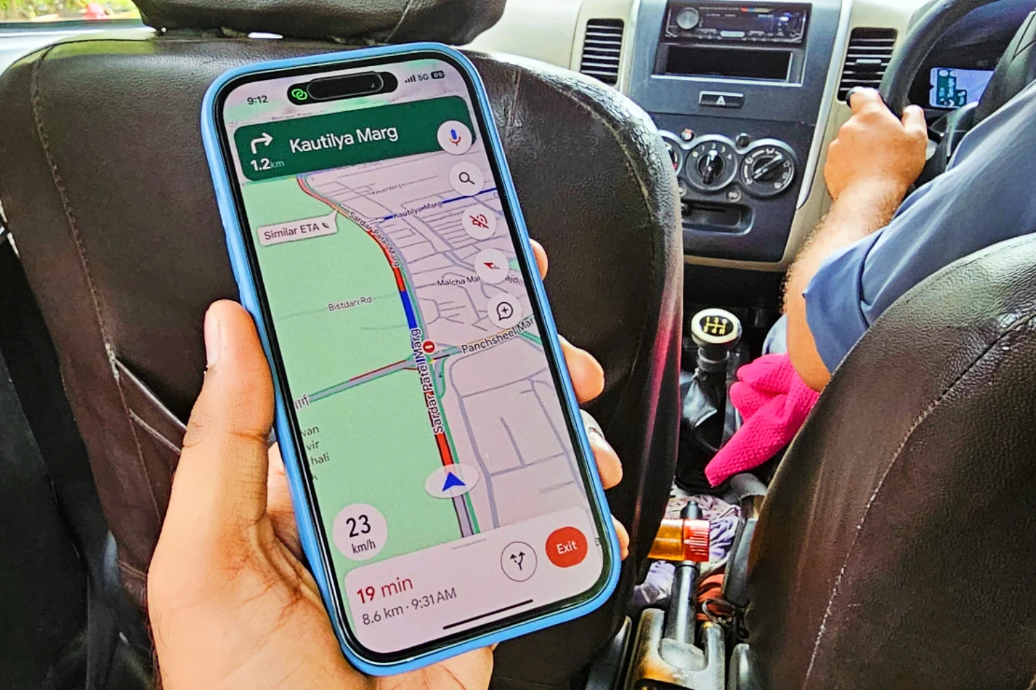 Google地圖終於在 iPhone 和 CarPlay 上顯示車速表