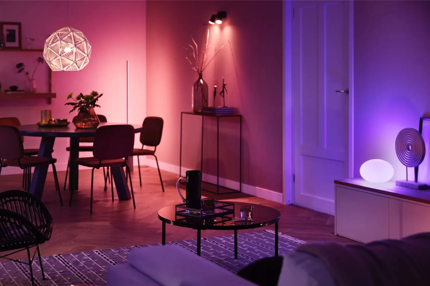 Philips Hue เพิ่มฉากใหม่ตลอด 24 ชั่วโมงและการรองรับ Google Home