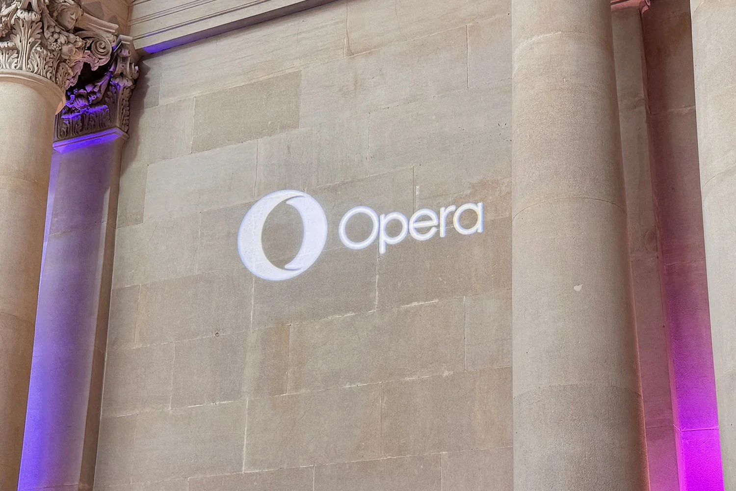 Opera 推出 Opera One R2：人工智慧、自動分頁…瀏覽器變得更智能