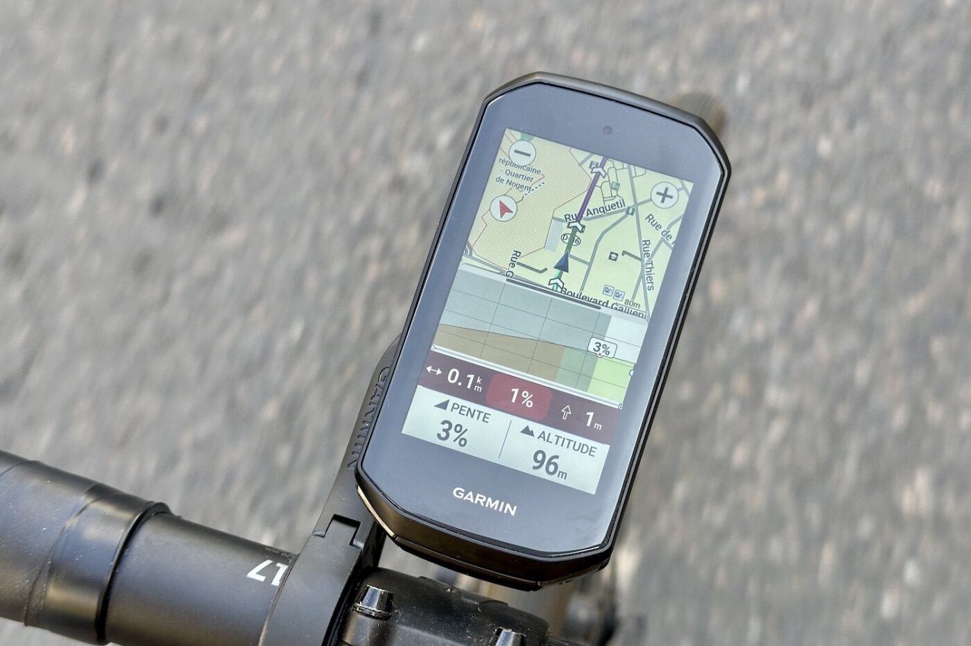 Garmin Edge 1050 對比 Garmin DriveAssist 51 LMT-S