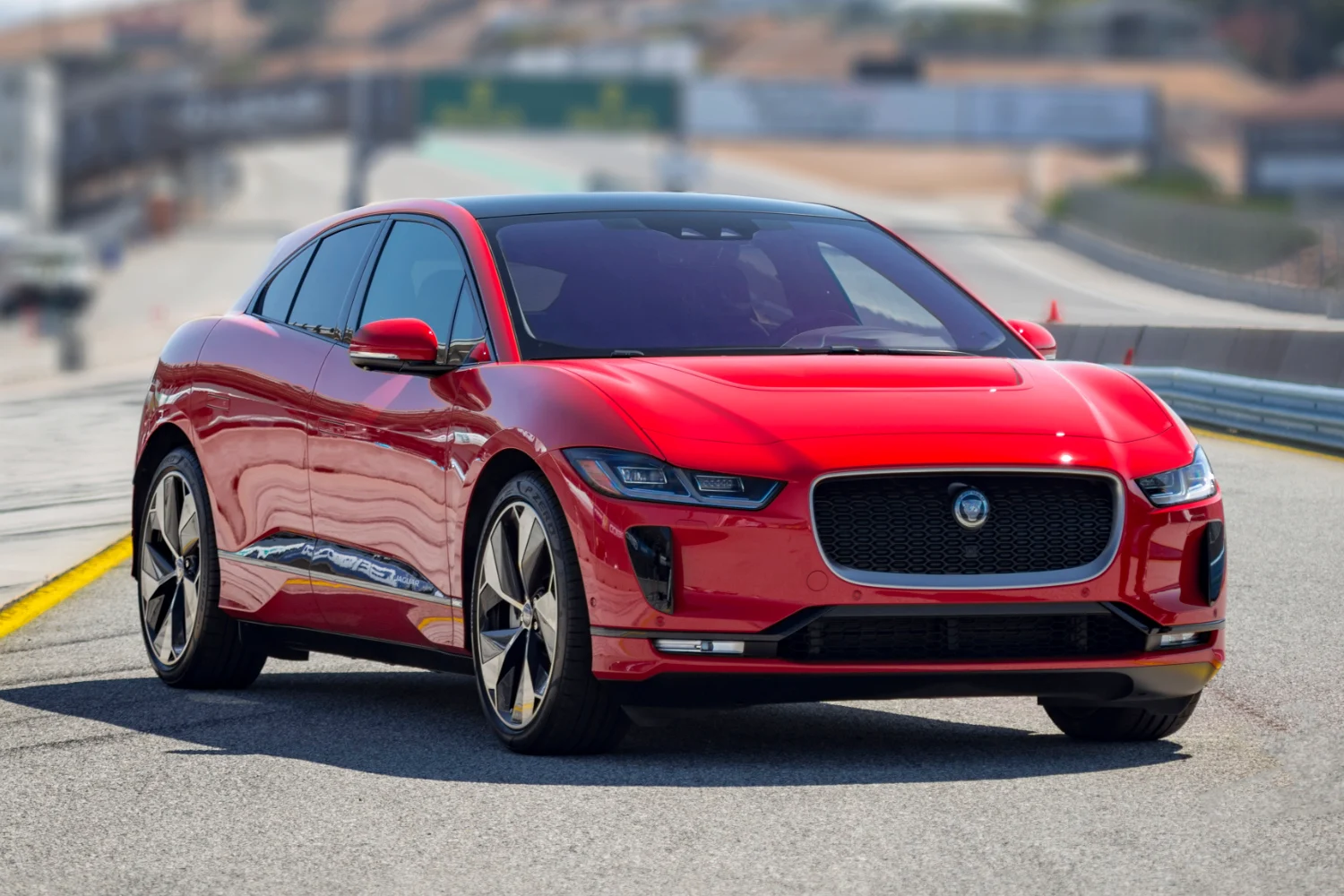 Jaguar: ลูกค้า 2,700 รายบอกลารถยนต์ไฟฟ้าแต่แบรนด์ก็ซื้อคืน