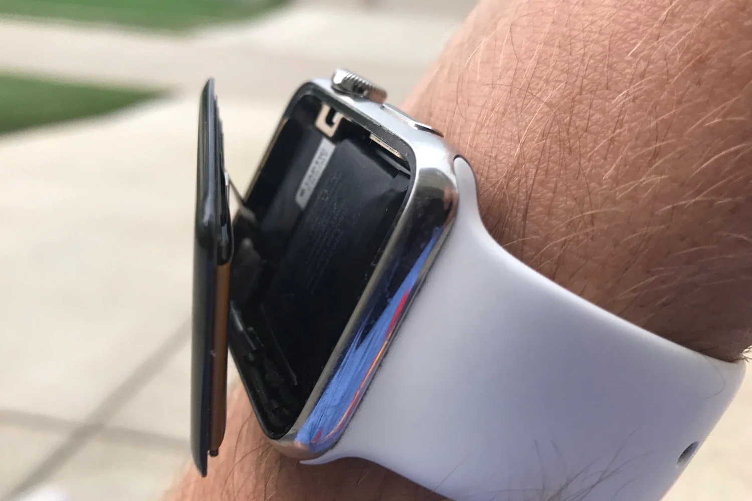 苹果支付了2000万美元，以避免对Apple Watch的充气电池进行试用